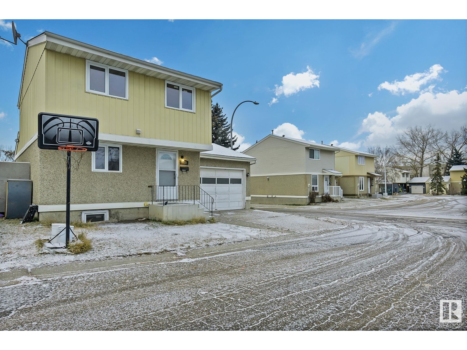 3833 85 St Nw, Edmonton, Alberta  T6K 2L5 - Photo 2 - E4414539