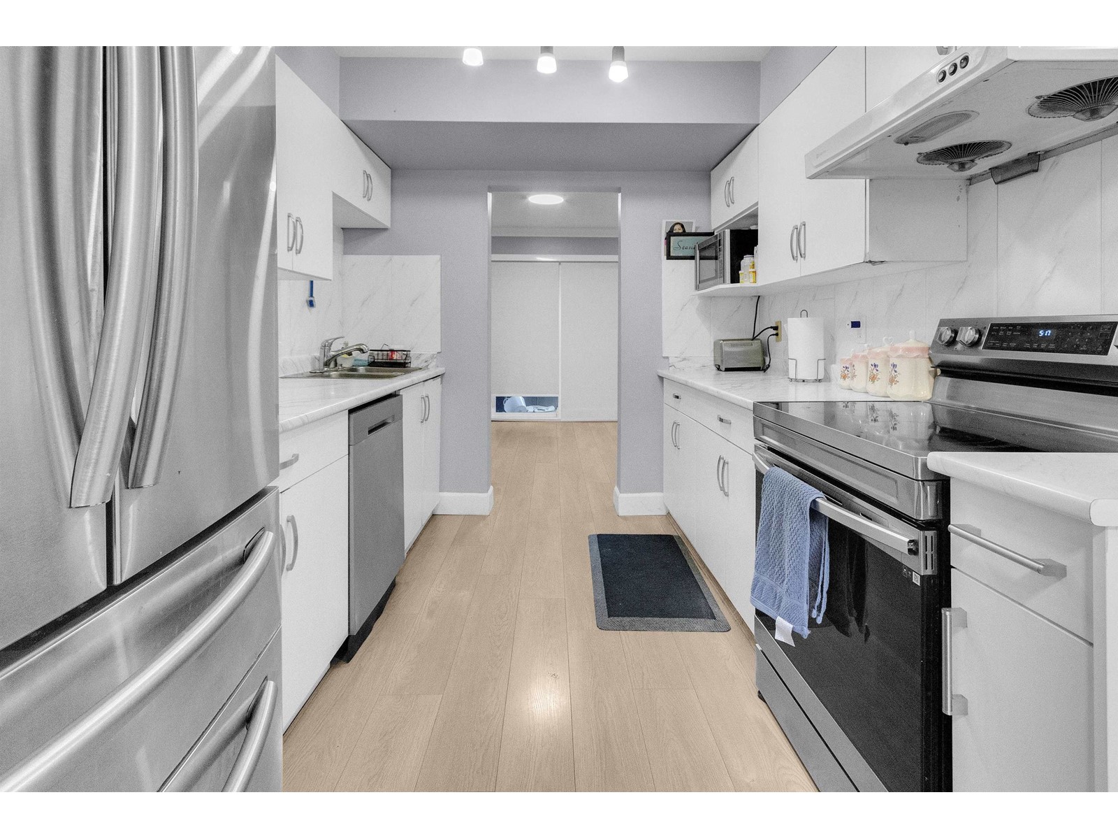 Property at 87 13880 74 AVENUE image 2