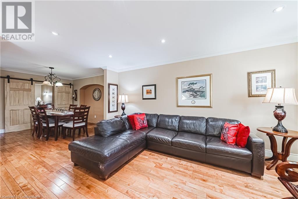 1 South Oval, Hamilton, Ontario  L8S 1P7 - Photo 8 - 40680481