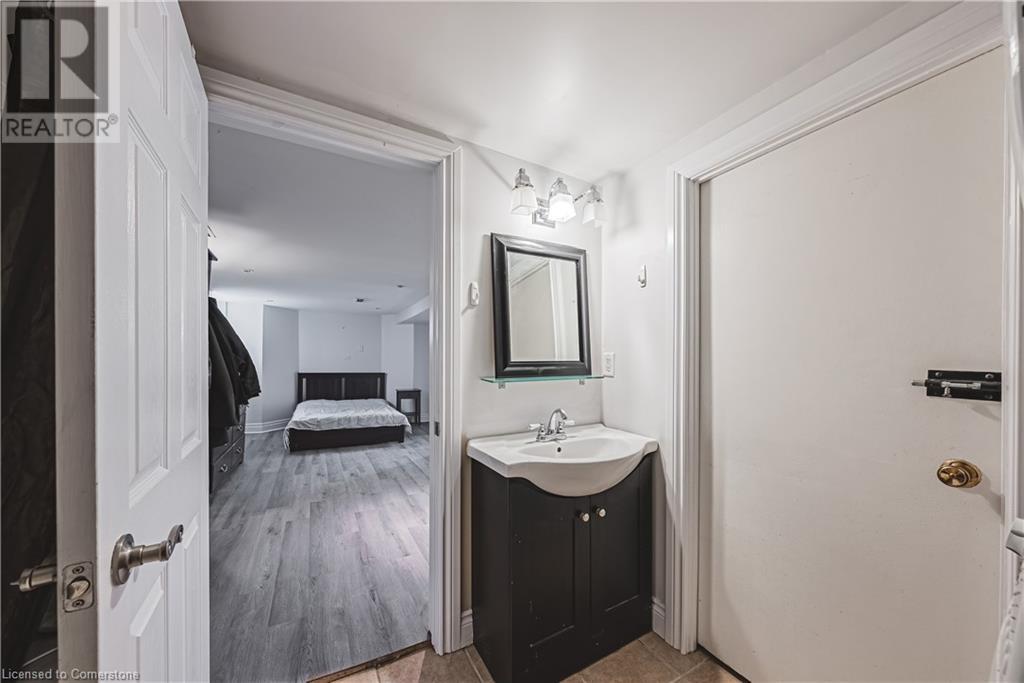 1 South Oval, Hamilton, Ontario  L8S 1P7 - Photo 29 - 40680481