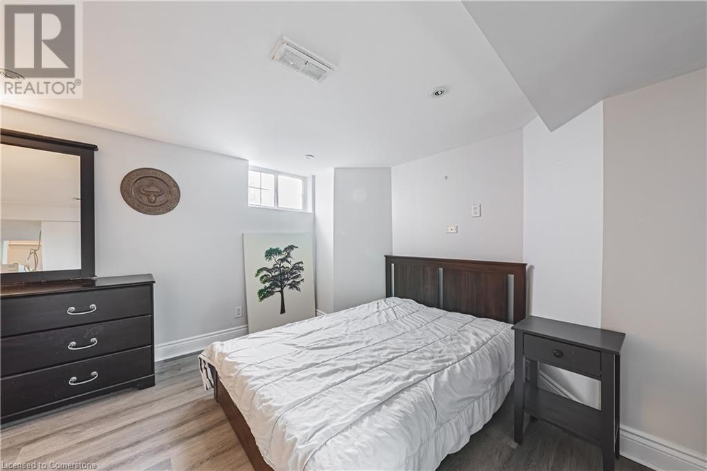 1 South Oval, Hamilton, Ontario  L8S 1P7 - Photo 26 - 40680481