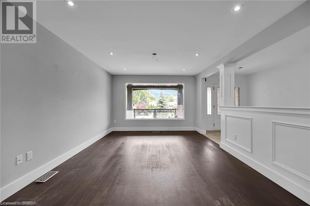 396 Denlow Avenue, Hamilton, Ontario  L9C 6Z5 - Photo 4 - 40679411