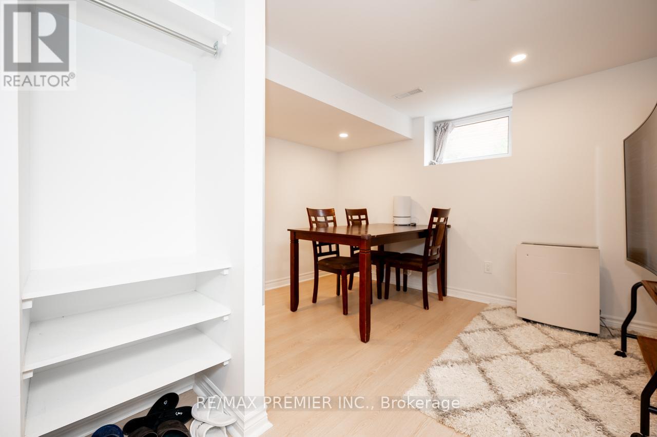 Bsmt - 25 Wallasey Avenue, Toronto (Humberlea-Pelmo Park), Ontario  M9M 1E1 - Photo 3 - W10875021