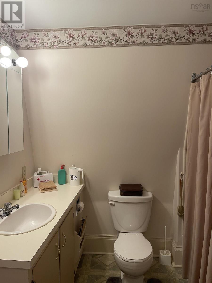 2172 Cowan Street, Westville, Nova Scotia  B0K 2A0 - Photo 11 - 202427230