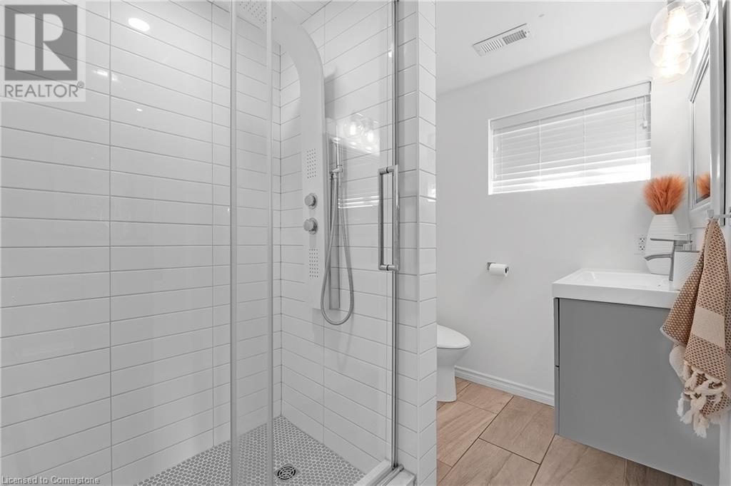 98 Forestgate Drive, Hamilton, Ontario  L9C 6A3 - Photo 30 - 40680643