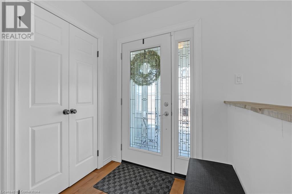 98 Forestgate Drive, Hamilton, Ontario  L9C 6A3 - Photo 4 - 40680643