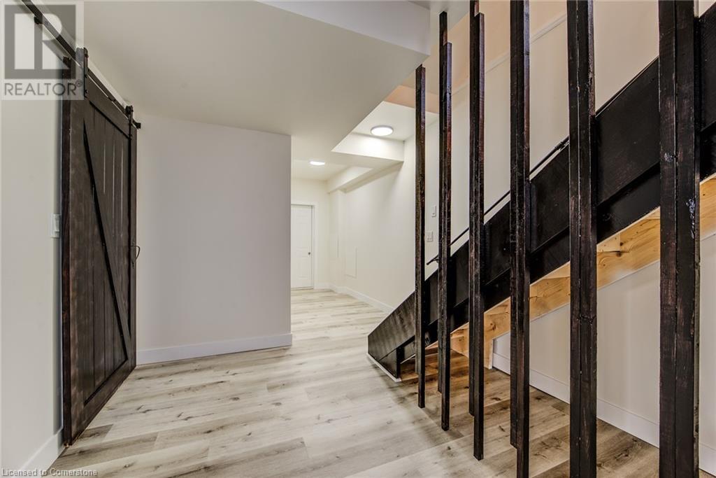 151 Cityview Drive N, Guelph, Ontario  N1E 6Y7 - Photo 35 - 40680726