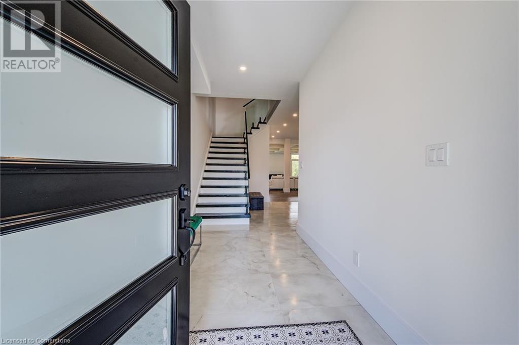 151 Cityview Drive N, Guelph, Ontario  N1E 6Y7 - Photo 5 - 40680726