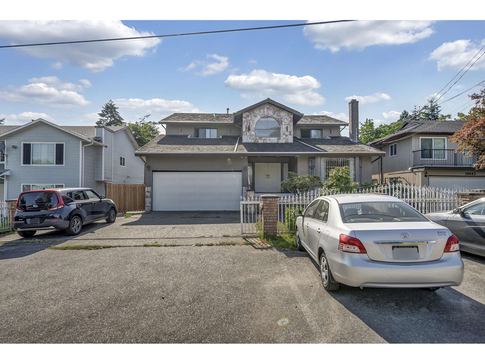 Property at 10627 138A STREET image 3