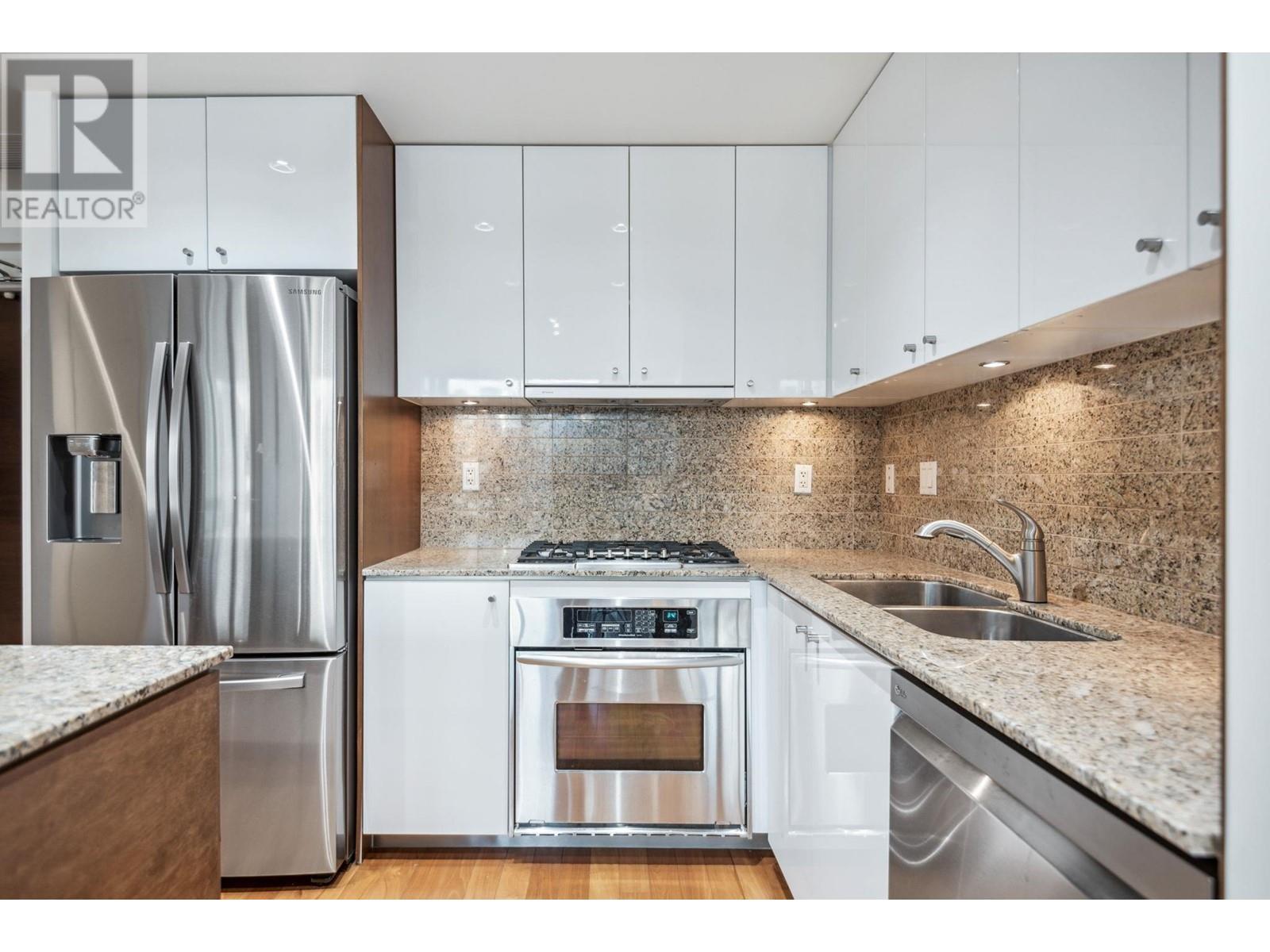 Listing Picture 4 of 38 : 605 1005 BEACH AVENUE, Vancouver / 溫哥華 - 魯藝地產 Yvonne Lu Group - MLS Medallion Club Member