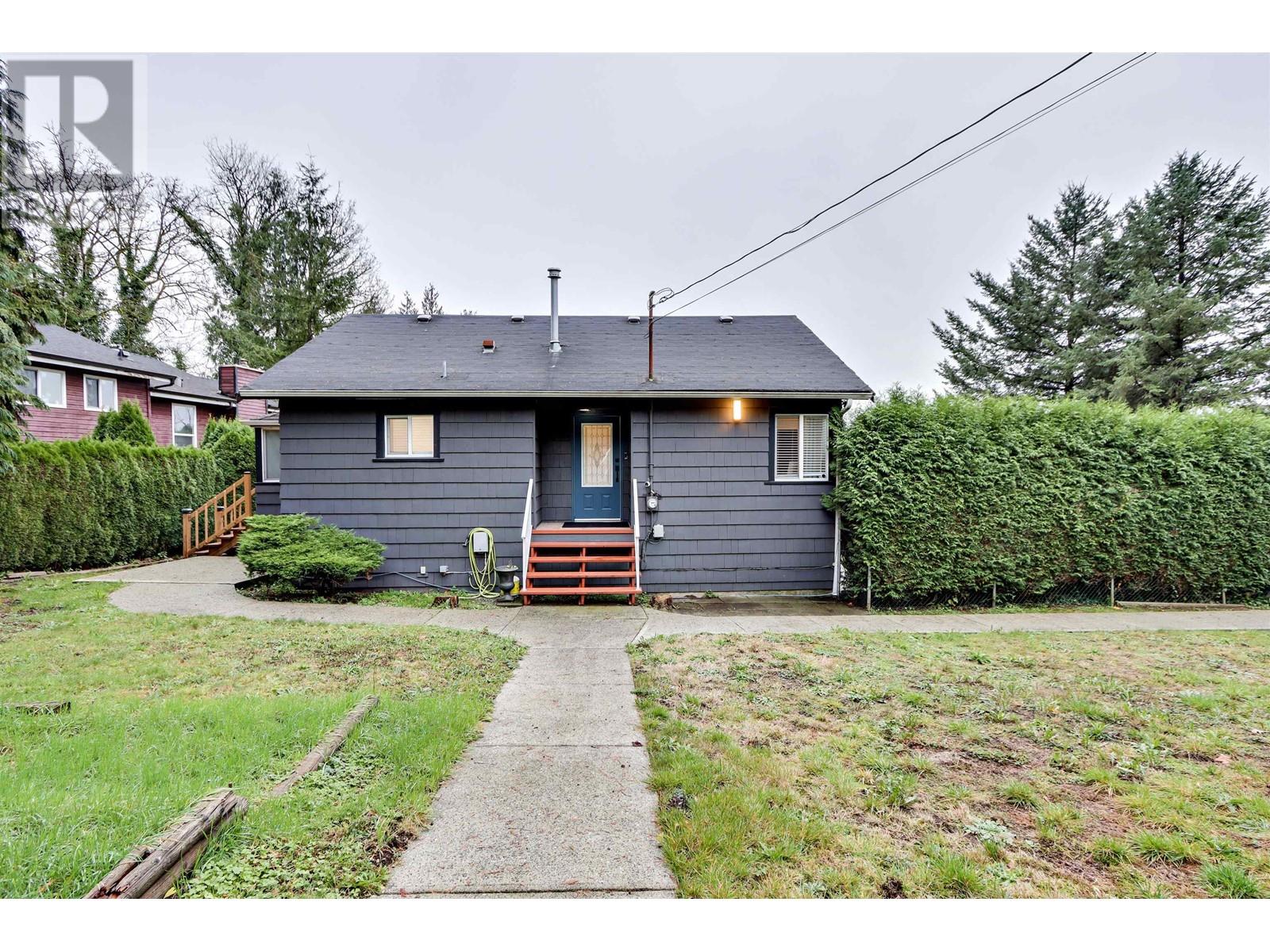 301 Mariner Way, Coquitlam, British Columbia  V3K 1N5 - Photo 1 - R2946561