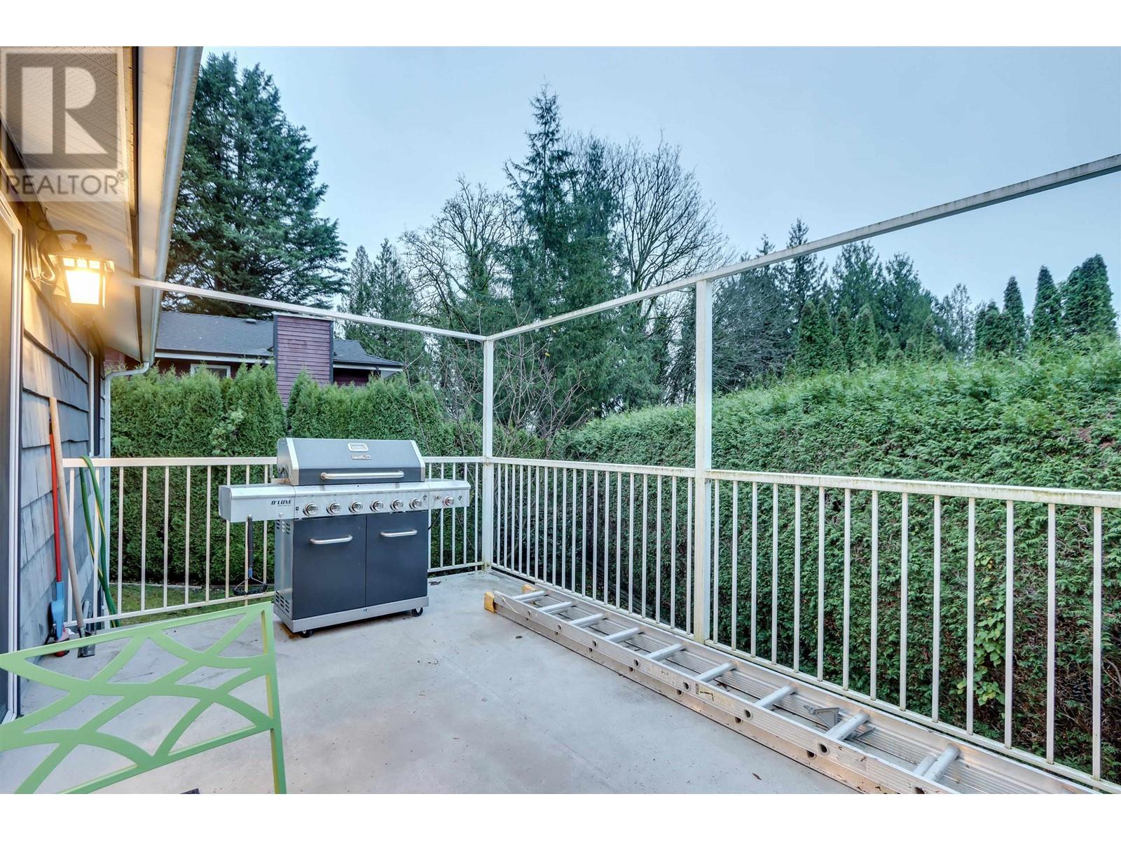 301 Mariner Way, Coquitlam, British Columbia  V3K 1N5 - Photo 16 - R2946561