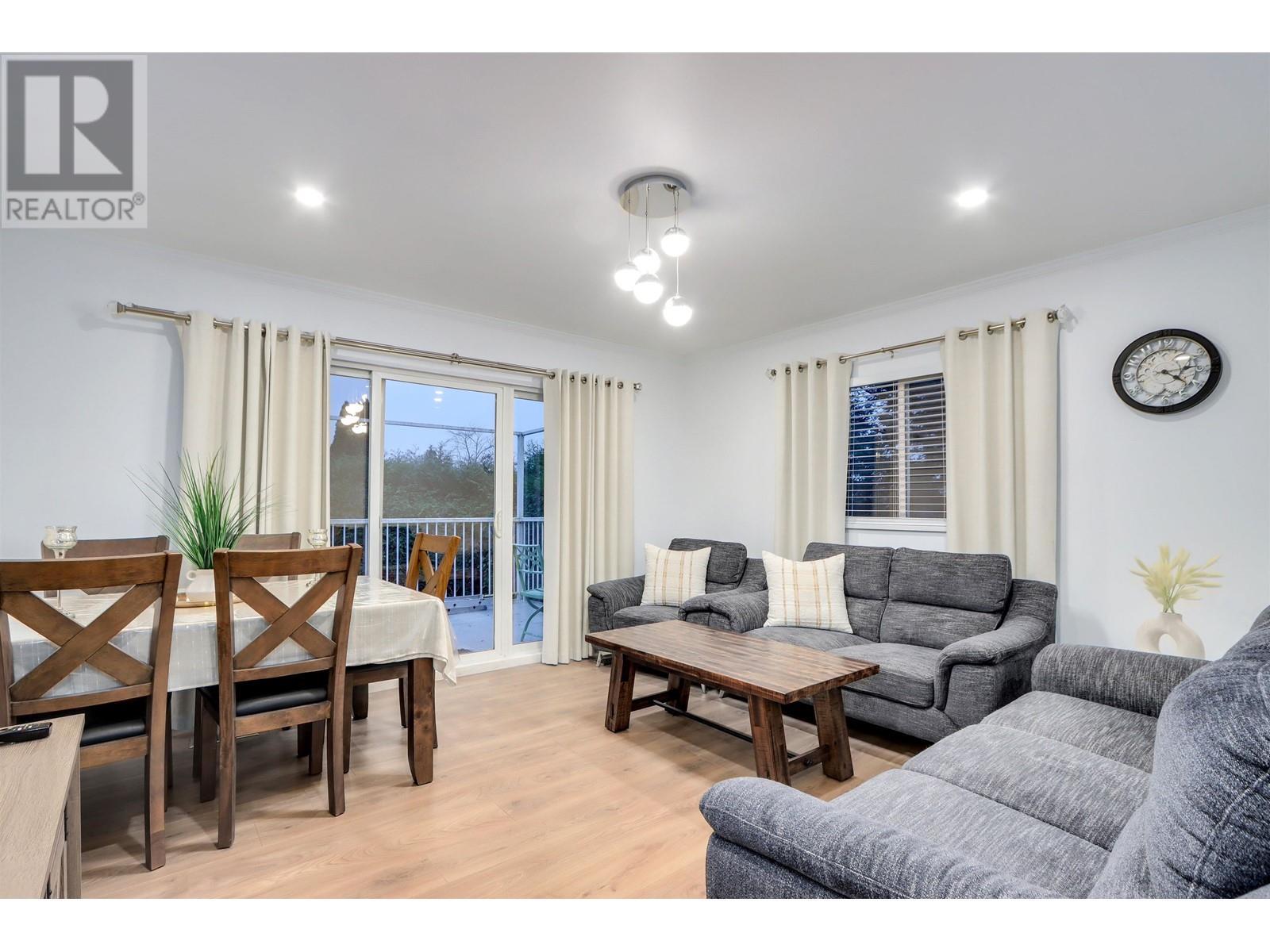 301 Mariner Way, Coquitlam, British Columbia  V3K 1N5 - Photo 4 - R2946561