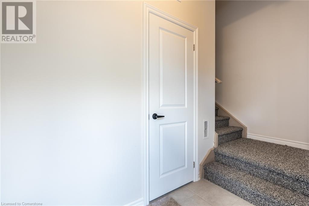 677 Park Road N Unit# 9, Brantford, Ontario  N3R 0A2 - Photo 8 - 40680787