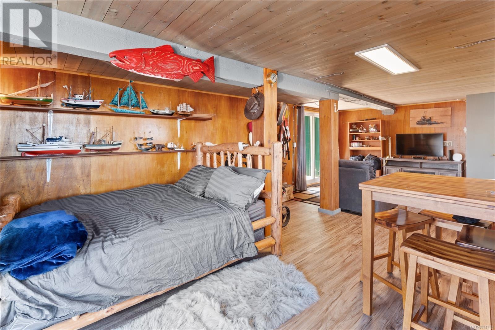 2015 Bay St, Ucluelet, British Columbia  V0R 3A0 - Photo 11 - 981232