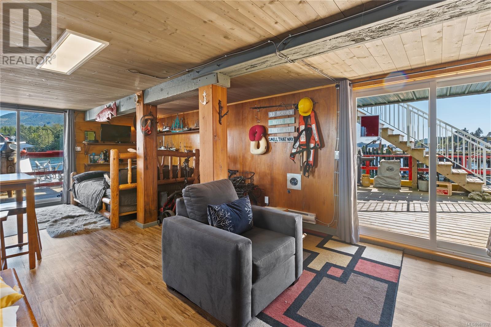 2015 Bay St, Ucluelet, British Columbia  V0R 3A0 - Photo 15 - 981232