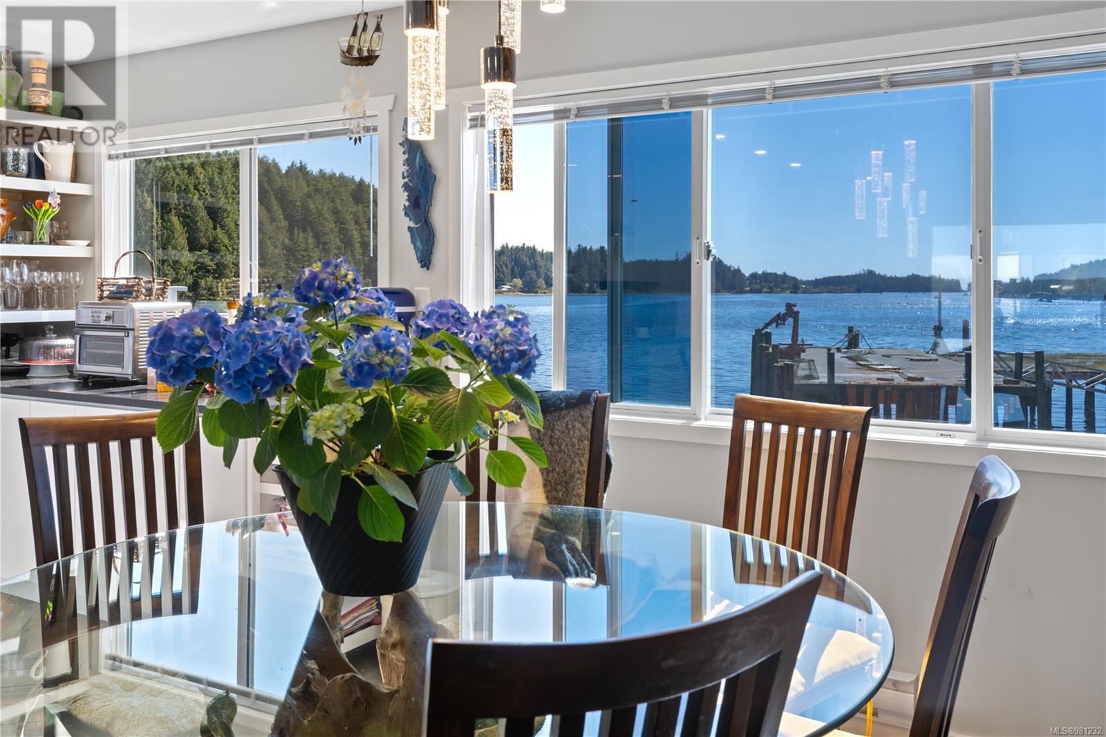 2015 Bay St, Ucluelet, British Columbia  V0R 3A0 - Photo 28 - 981232
