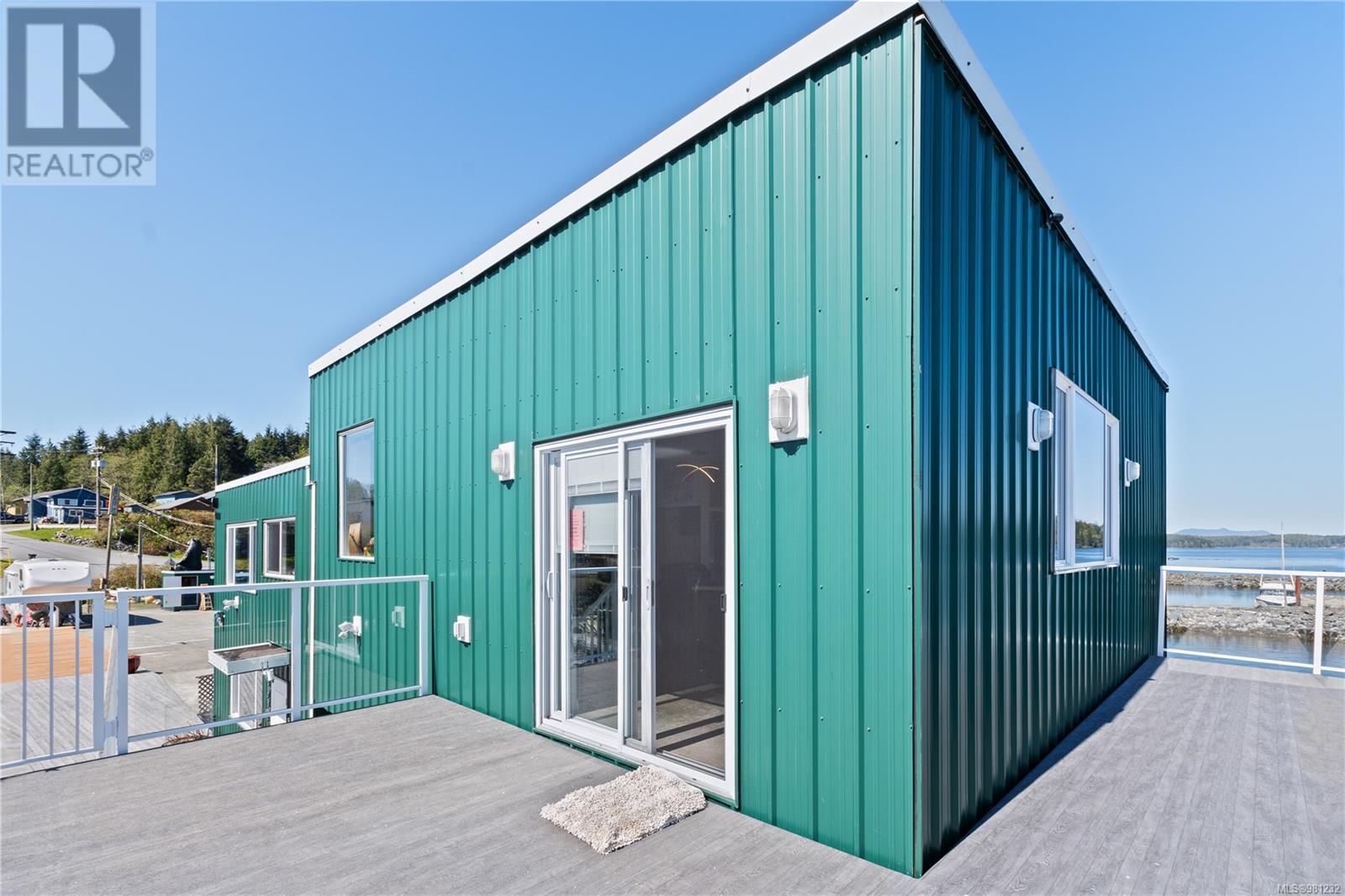 2015 Bay St, Ucluelet, British Columbia  V0R 3A0 - Photo 39 - 981232