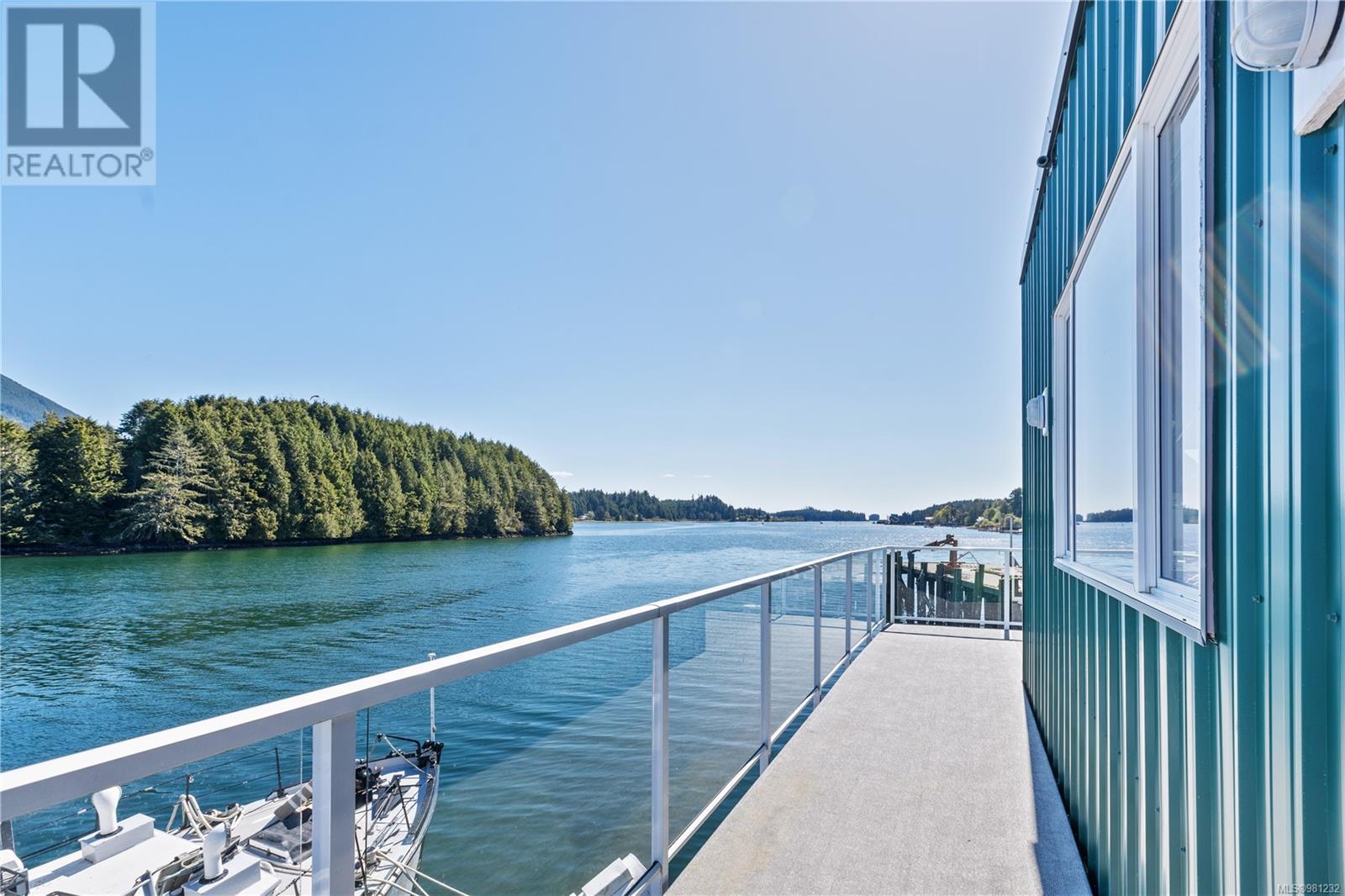 2015 Bay St, Ucluelet, British Columbia  V0R 3A0 - Photo 41 - 981232