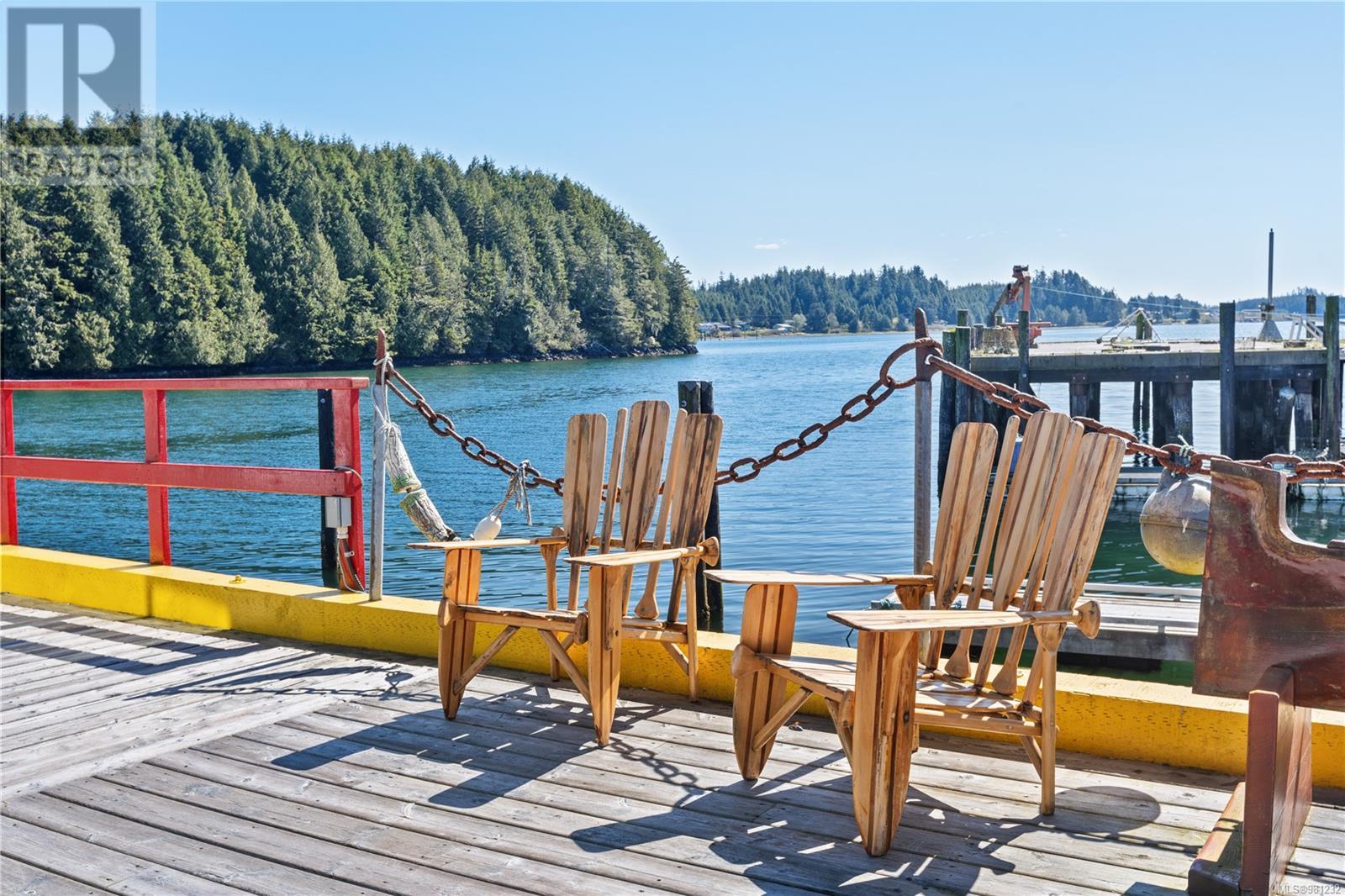 2015 Bay St, Ucluelet, British Columbia  V0R 3A0 - Photo 45 - 981232