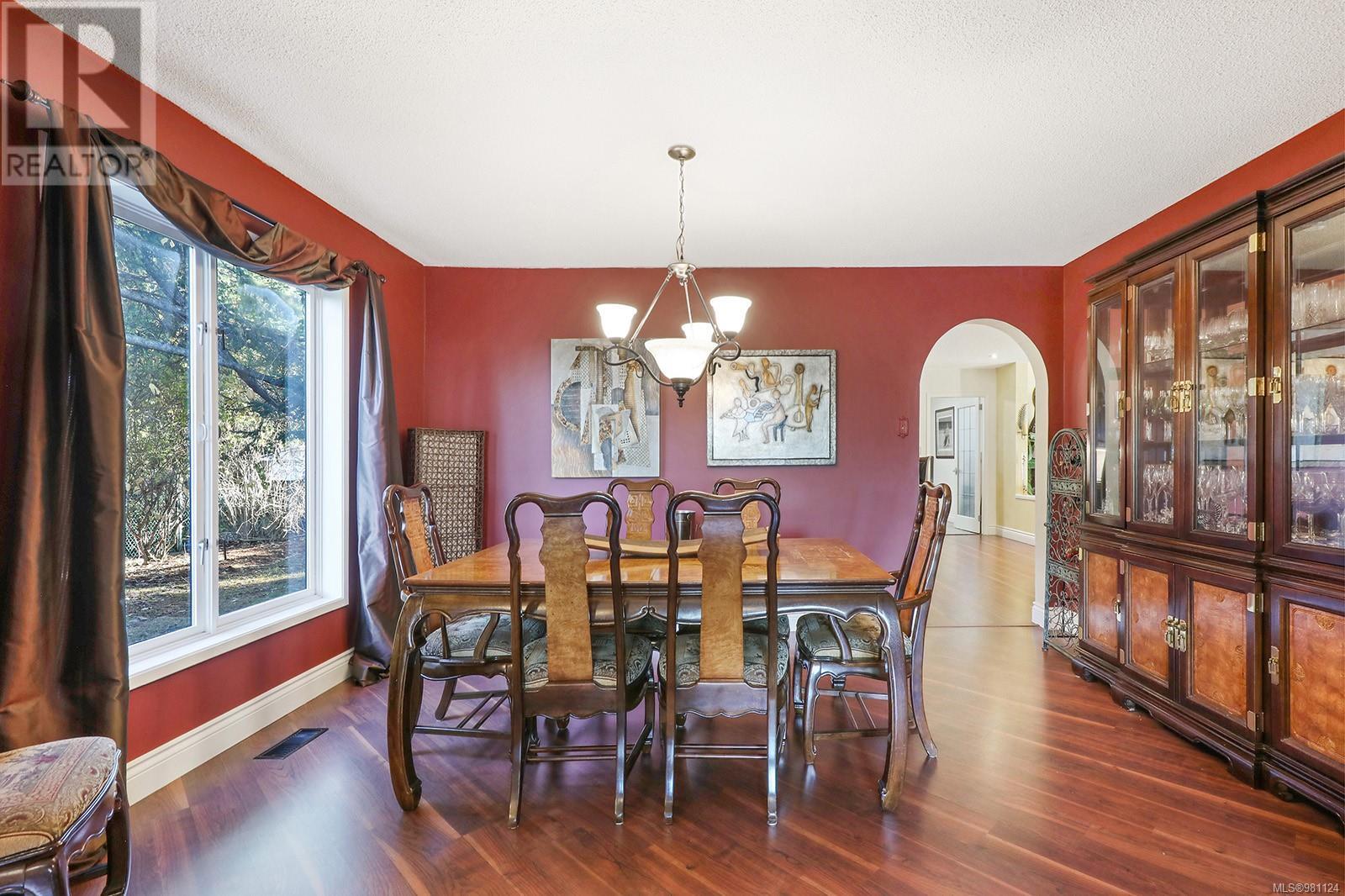 Property at 1522 Admiral Tryon Blvd image 3