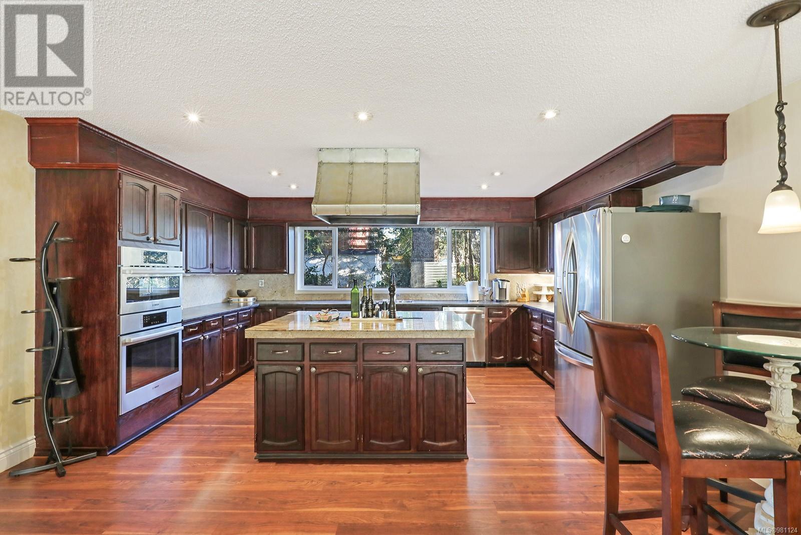Property at 1522 Admiral Tryon Blvd image 5