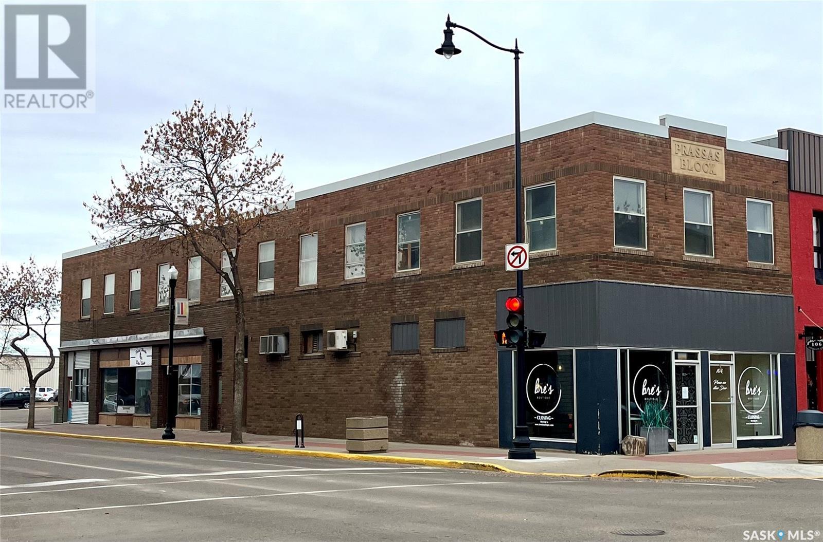 102 Central AVENUE N, swift current, Saskatchewan