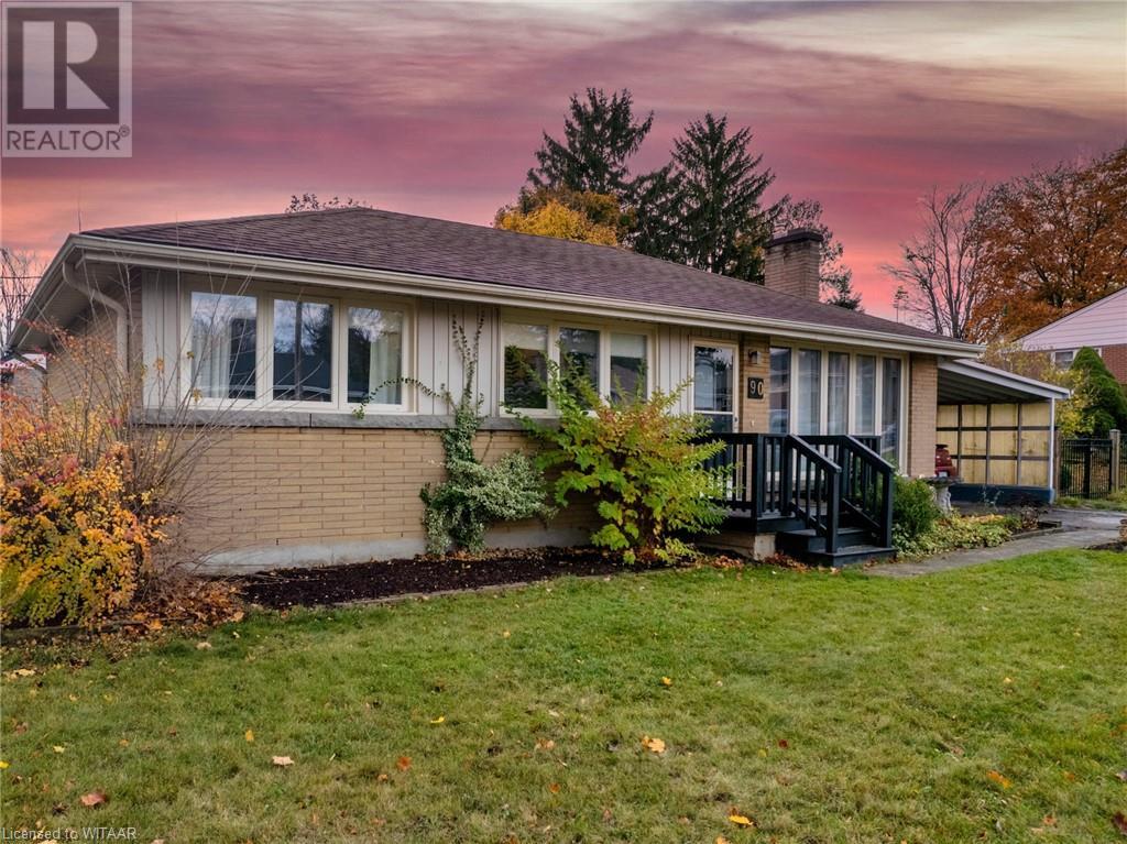 90 EARLSCOURT Crescent, Woodstock, Ontario