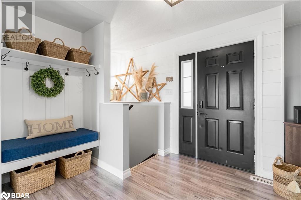 10 Clarence Avenue, Penetanguishene, Ontario  L9M 1A9 - Photo 4 - 40680642