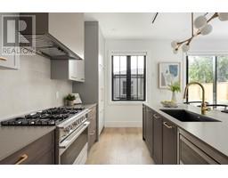 2 3268 W 15TH AVENUE