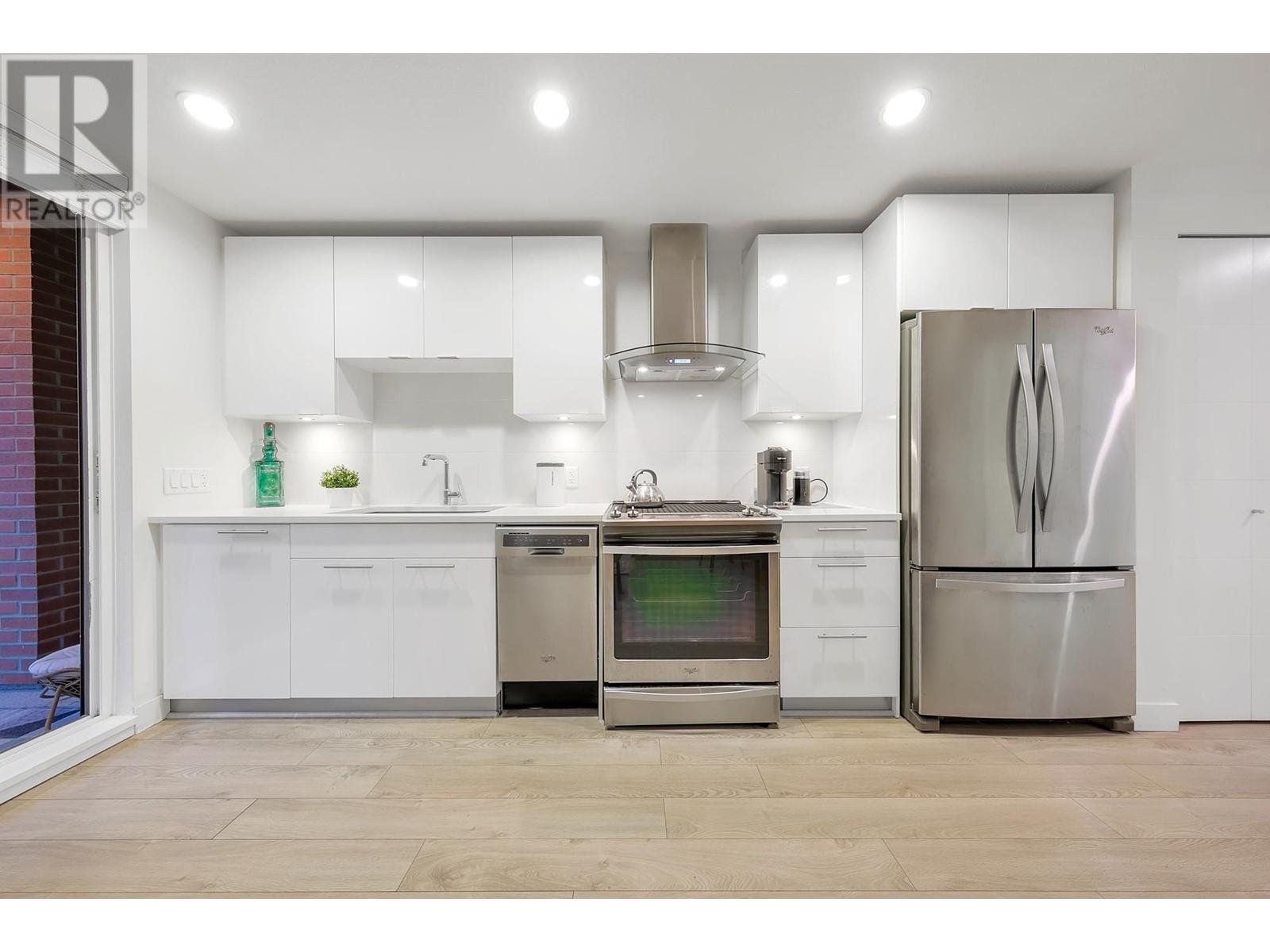 318 723 W 3rd Street, North Vancouver, British Columbia  V7M 0E4 - Photo 6 - R2946681