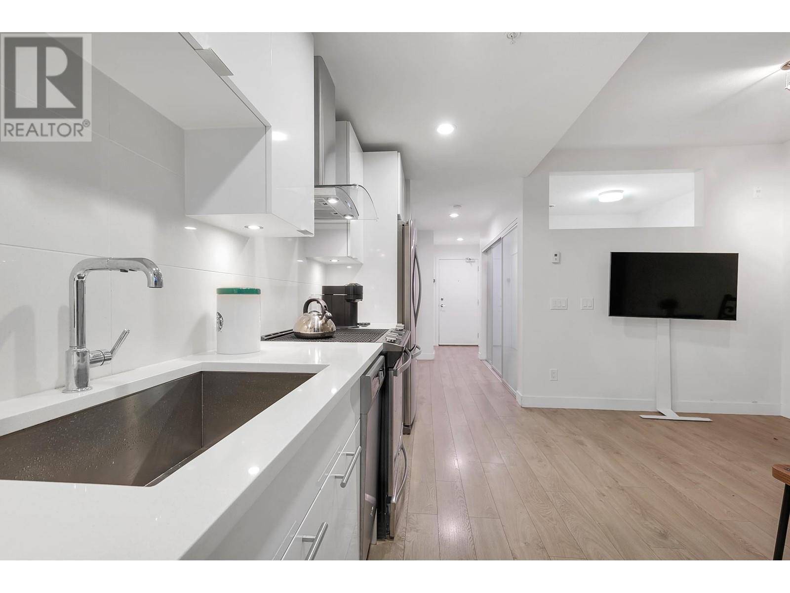 318 723 W 3rd Street, North Vancouver, British Columbia  V7M 0E4 - Photo 7 - R2946681