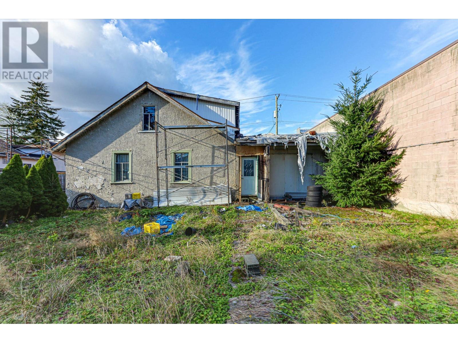 Property at 7474 EDMONDS STREET image 4