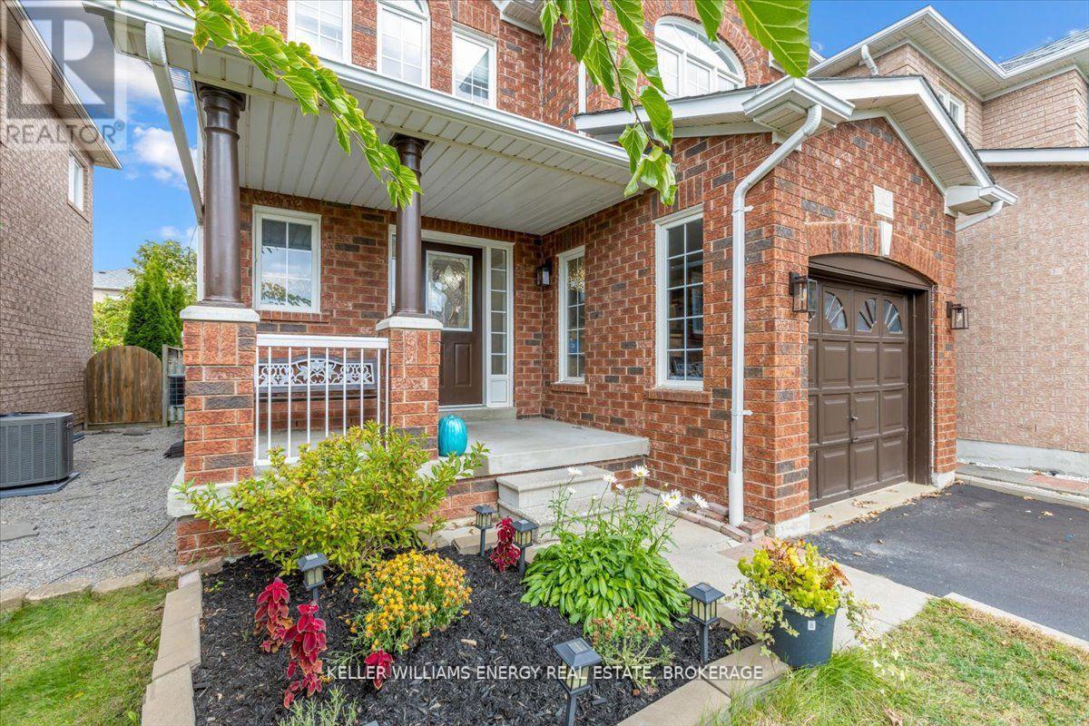 10 Lurosa Crescent, Whitby, Ontario  L1R 3A9 - Photo 2 - E10875024