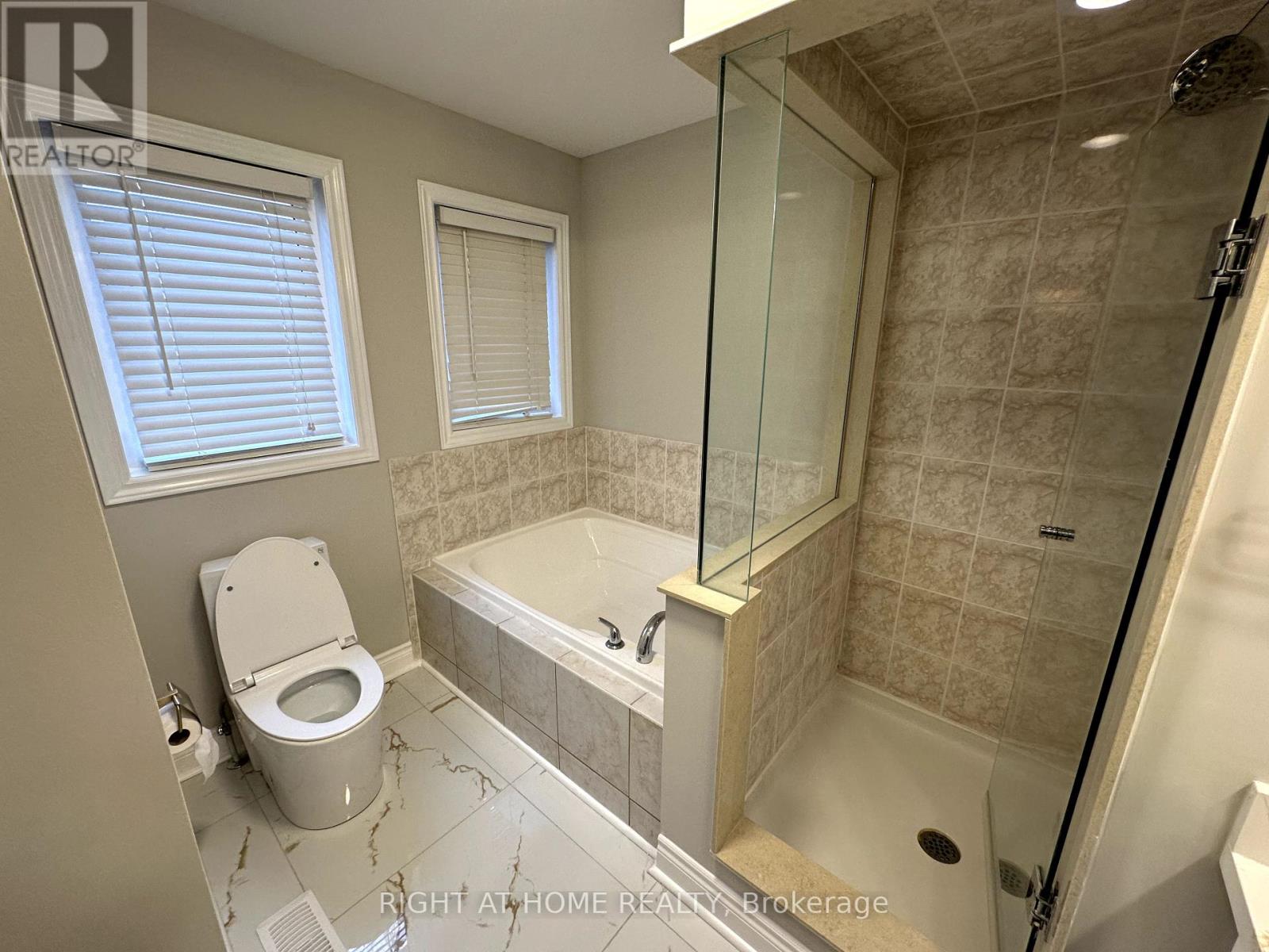 27 Overhold Crescent, Richmond Hill, Ontario  L4E 0L9 - Photo 26 - N10874952