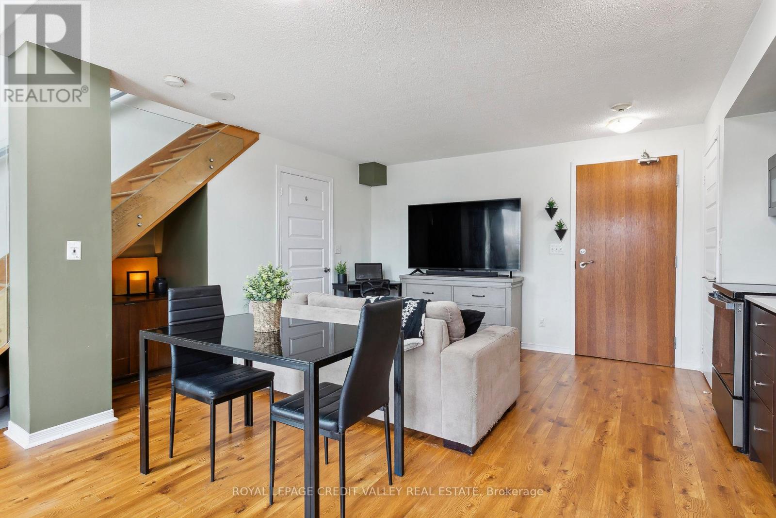 Property at 217 - 215 QUEEN STREET image 3