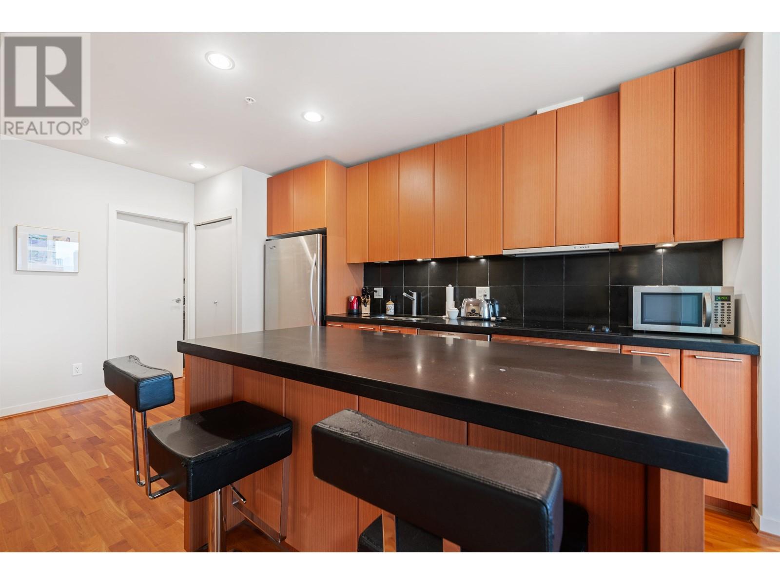 Listing Picture 10 of 33 : 1501 1333 W GEORGIA STREET, Vancouver / 溫哥華 - 魯藝地產 Yvonne Lu Group - MLS Medallion Club Member