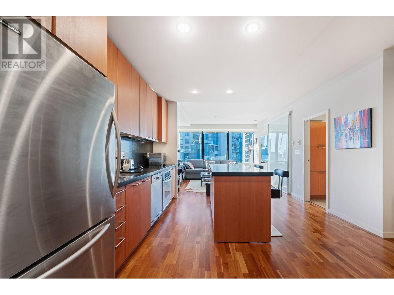 Listing Picture 12 of 33 : 1501 1333 W GEORGIA STREET, Vancouver / 溫哥華 - 魯藝地產 Yvonne Lu Group - MLS Medallion Club Member