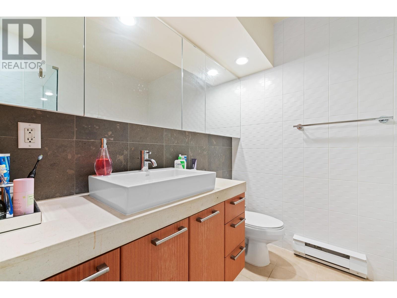 Listing Picture 20 of 33 : 1501 1333 W GEORGIA STREET, Vancouver / 溫哥華 - 魯藝地產 Yvonne Lu Group - MLS Medallion Club Member