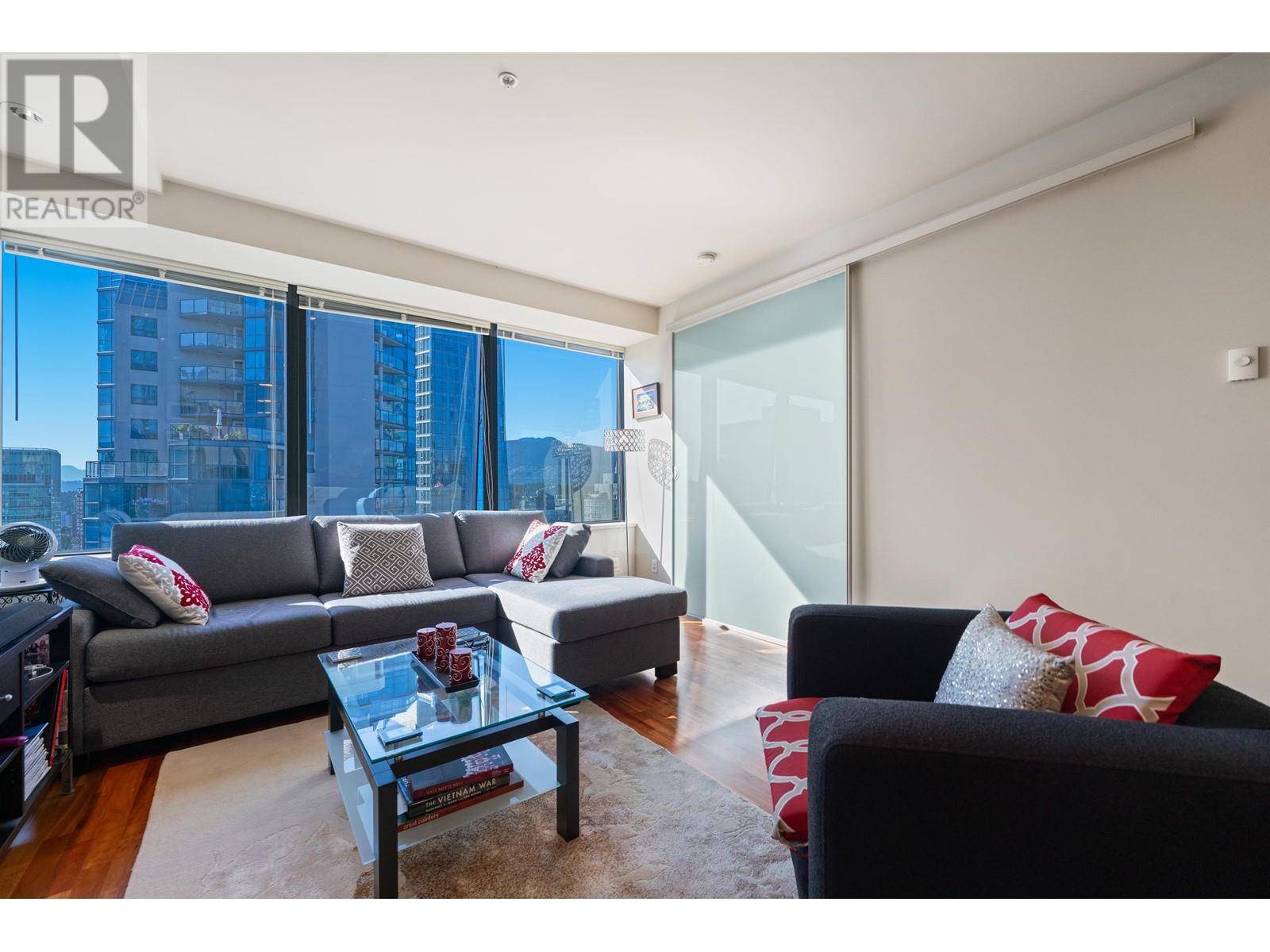 Listing Picture 4 of 33 : 1501 1333 W GEORGIA STREET, Vancouver / 溫哥華 - 魯藝地產 Yvonne Lu Group - MLS Medallion Club Member