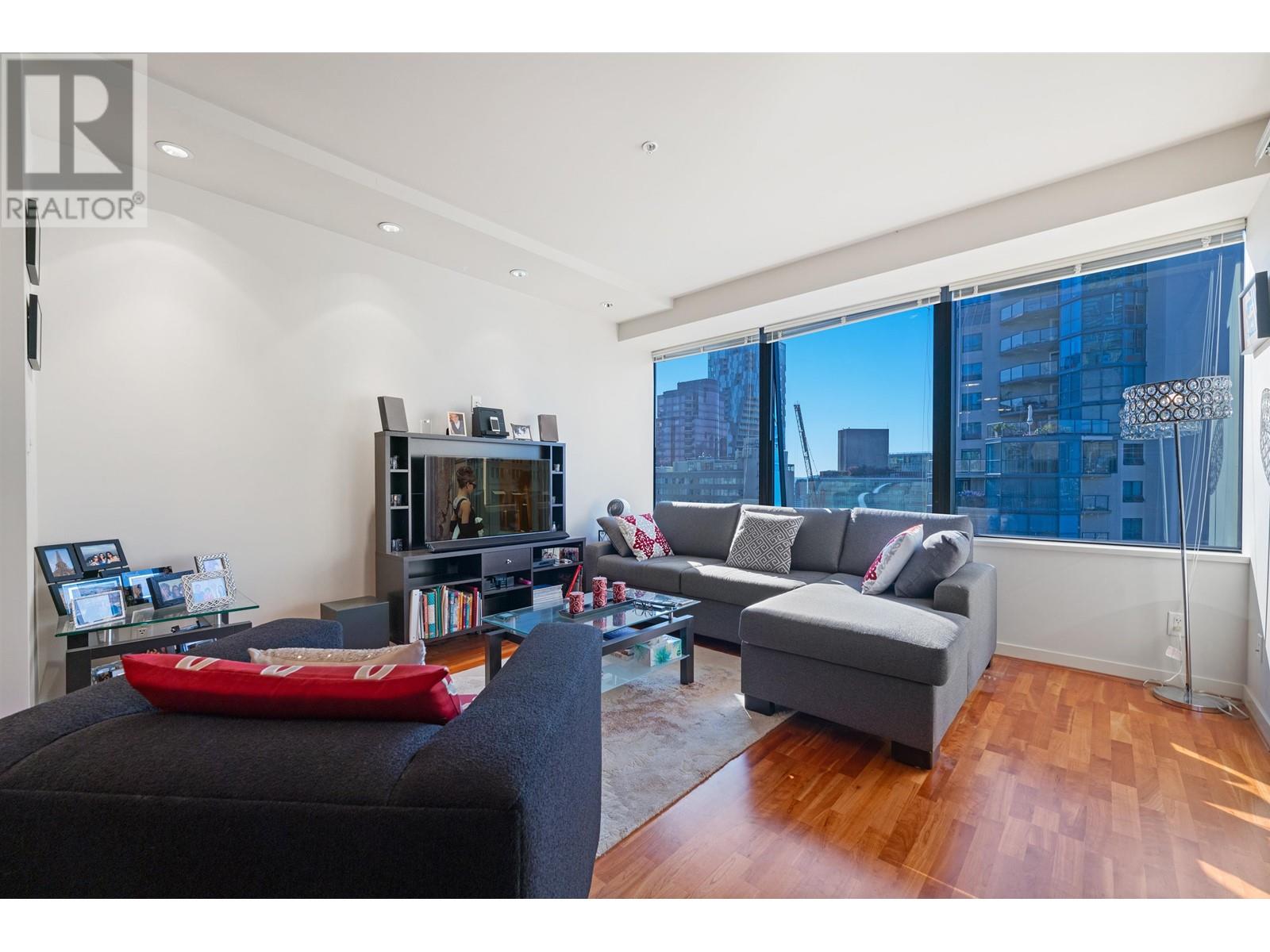 Listing Picture 5 of 33 : 1501 1333 W GEORGIA STREET, Vancouver / 溫哥華 - 魯藝地產 Yvonne Lu Group - MLS Medallion Club Member