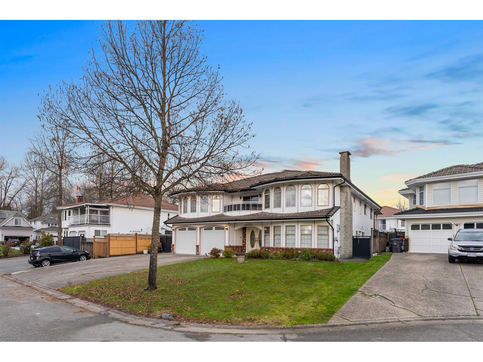 Property at 13703 90A AVENUE image 3