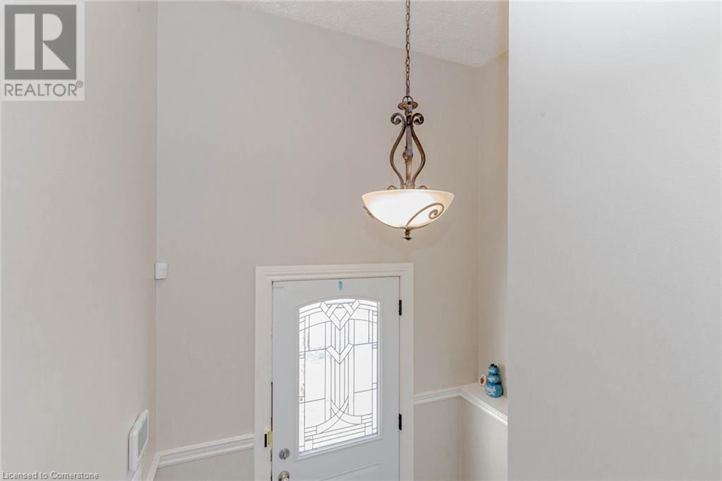 7746 Jubilee Drive, Niagara Falls, Ontario  L2G 7J6 - Photo 6 - 40679418