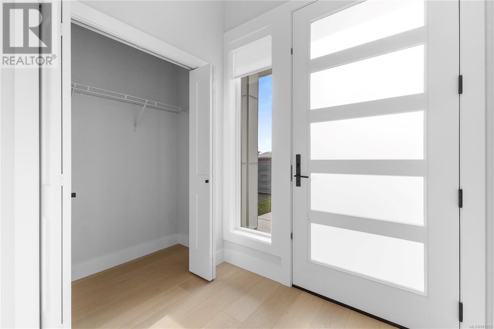 Property at 1406 Sandstone Lane image 3