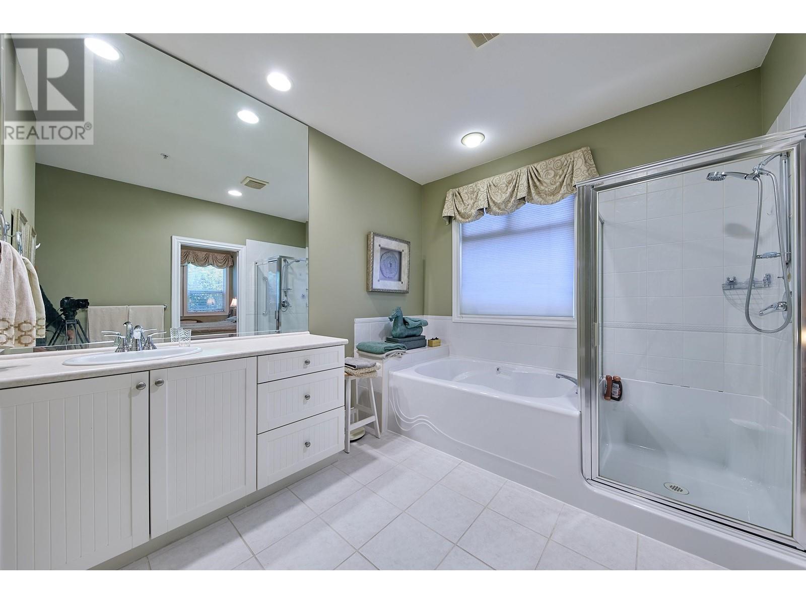 135 19639 Meadow Gardens Way, Pitt Meadows, British Columbia  V3Y 2T5 - Photo 19 - R2946800