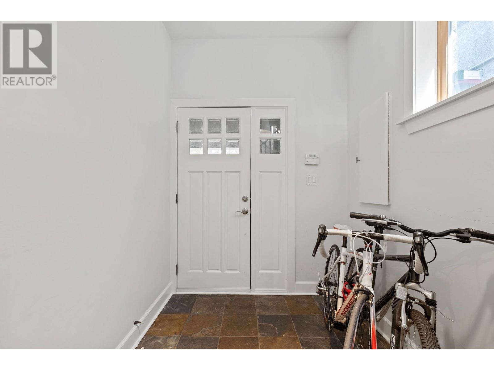 Property at 438 W 17TH AVENUE image 3