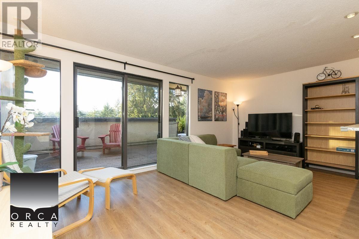 11 1811 Purcell Way, North Vancouver, British Columbia  V7J 3H4 - Photo 3 - R2946789