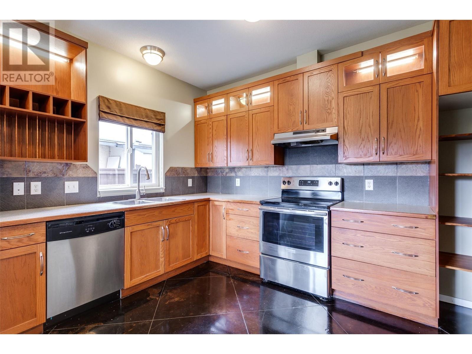 860 Glenwood Avenue, Kelowna, British Columbia  V1Y 5M5 - Photo 2 - 10327492