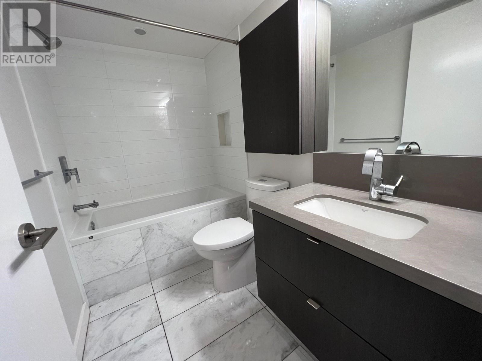 Listing Picture 13 of 19 : 2002 8189 CAMBIE STREET, Vancouver / 溫哥華 - 魯藝地產 Yvonne Lu Group - MLS Medallion Club Member