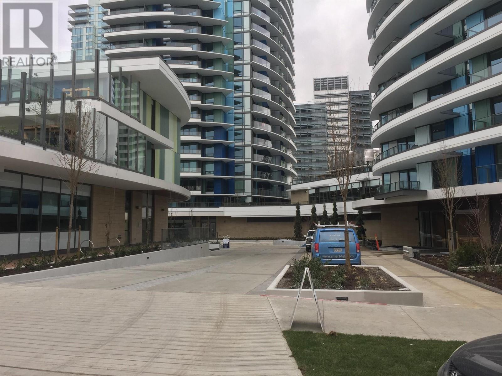 Listing Picture 2 of 19 : 2002 8189 CAMBIE STREET, Vancouver / 溫哥華 - 魯藝地產 Yvonne Lu Group - MLS Medallion Club Member